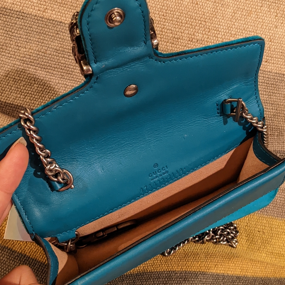 Gucci: Dionysus Super Mini Velvet Chain Crossbody Bag - Picture 6 of 9